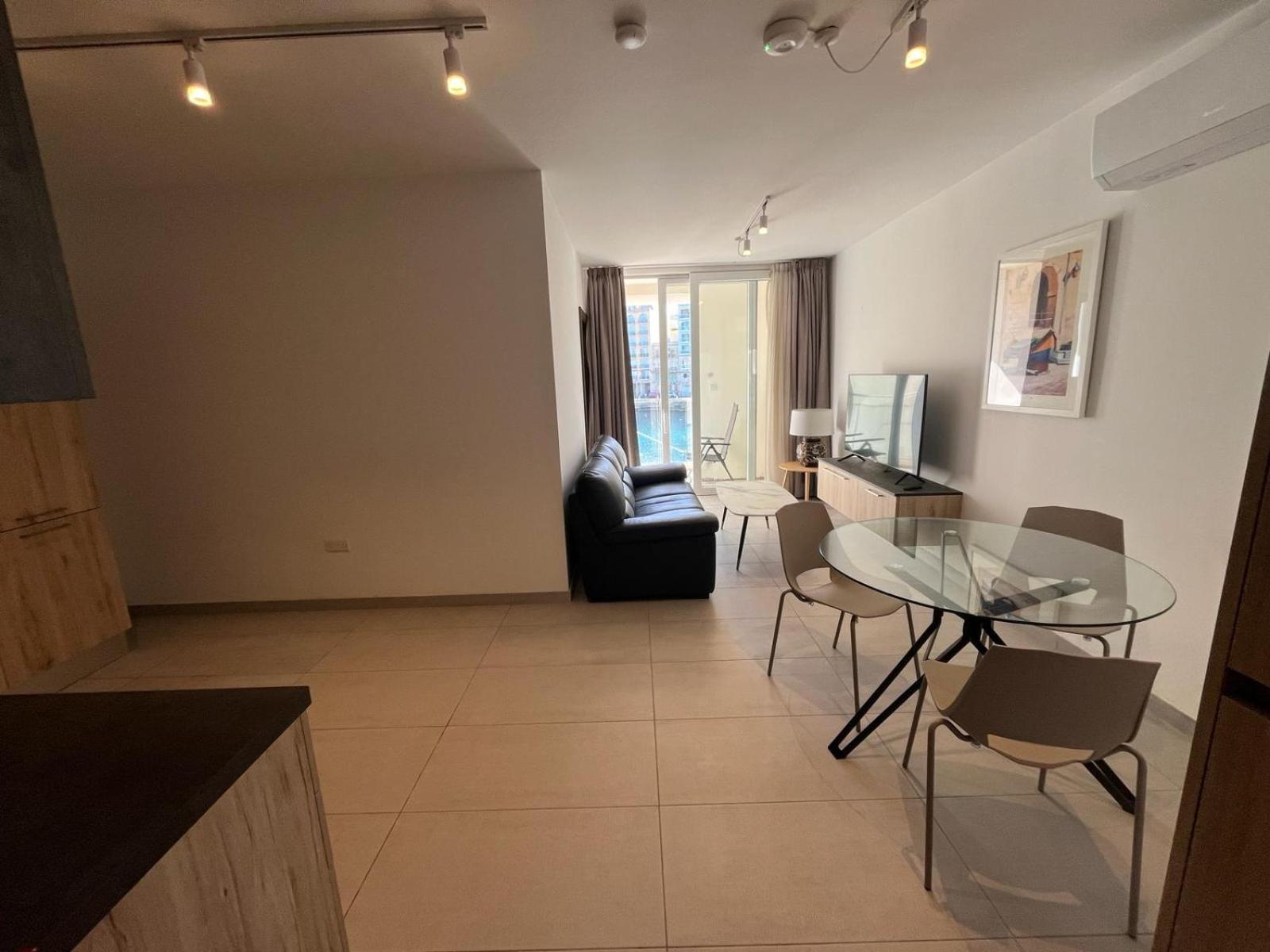 86 Spinola Bay Apartment Saint Julian's Екстериор снимка