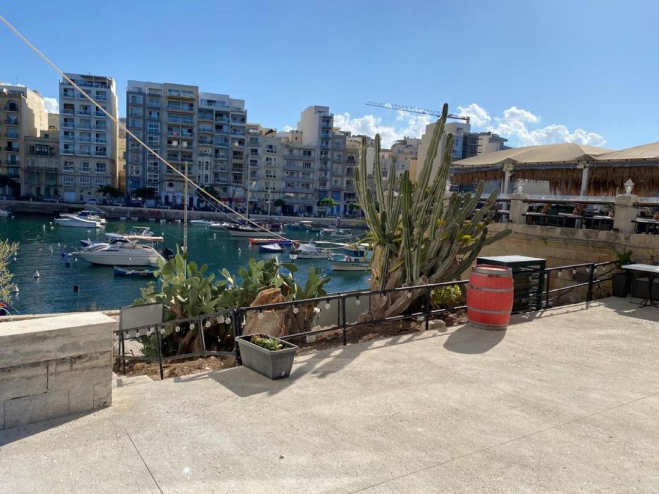 86 Spinola Bay Apartment Saint Julian's Екстериор снимка